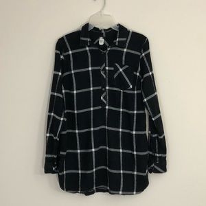 Gap Maternity Size Medium Black White Plaid Stripes Button Down Shirt Casual